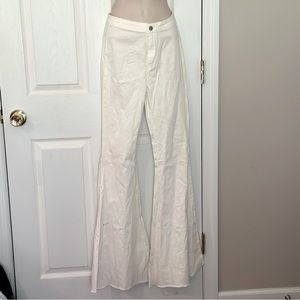 Blank Paige NYC White Bell Bottom high rise pants. Size small.